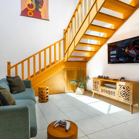 Penguina - 5 Bedroom - Hot Tub - Heated Pool Vila