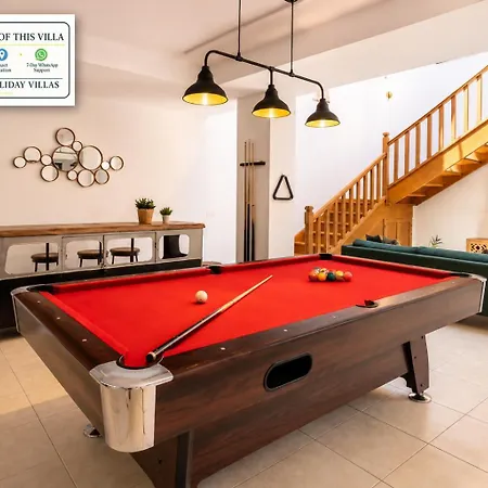 Penguina - 5 Bedroom - Hot Tub - Heated Pool Playa Blanca (Lanzarote)